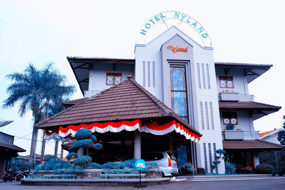 Capital O 874 Hotel Nyland Pasteur Bandung Exterior foto